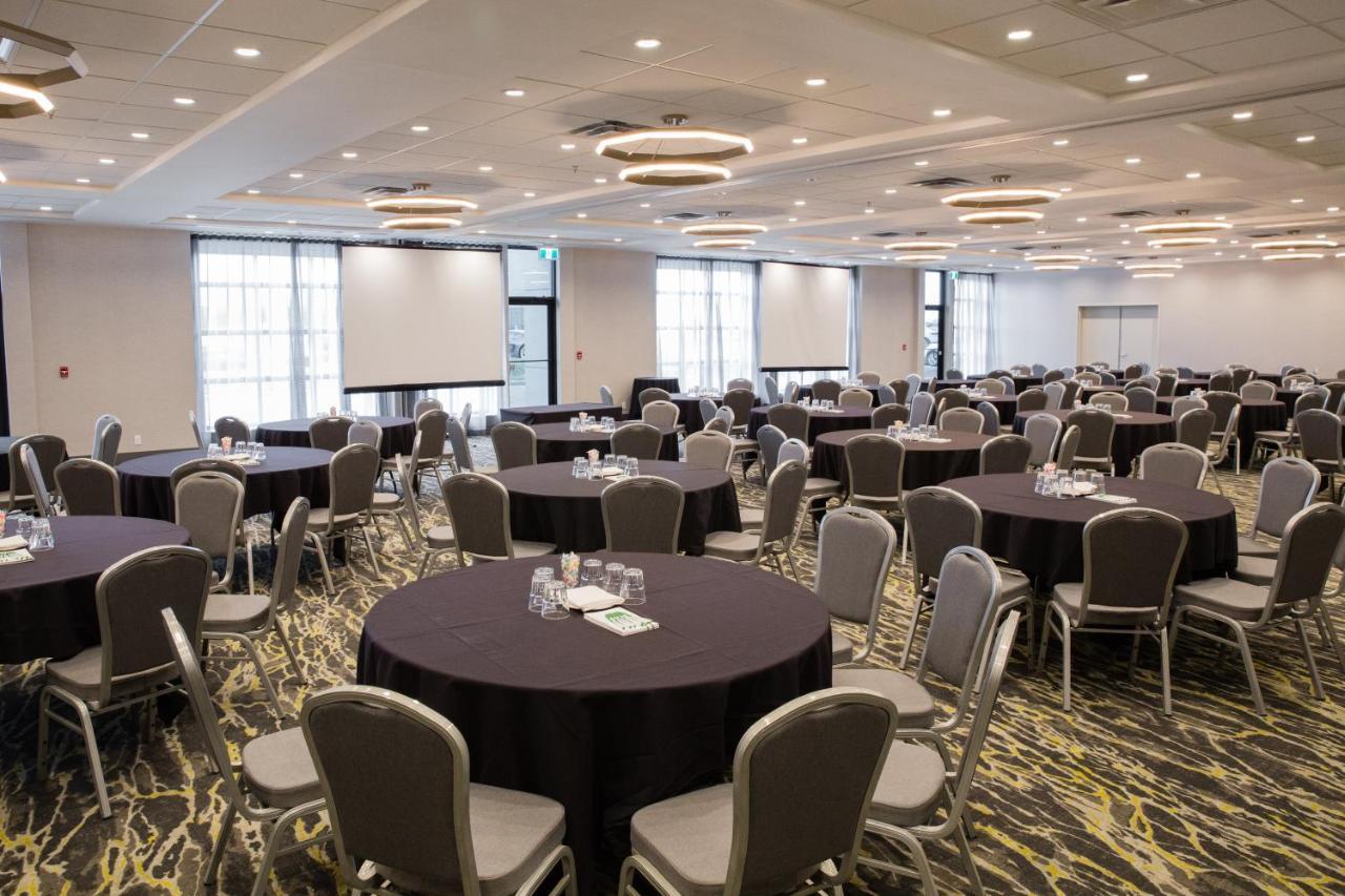 Holiday Inn Hotel & Suites Calgary South - Conference Ctr By Ihg Buitenkant foto