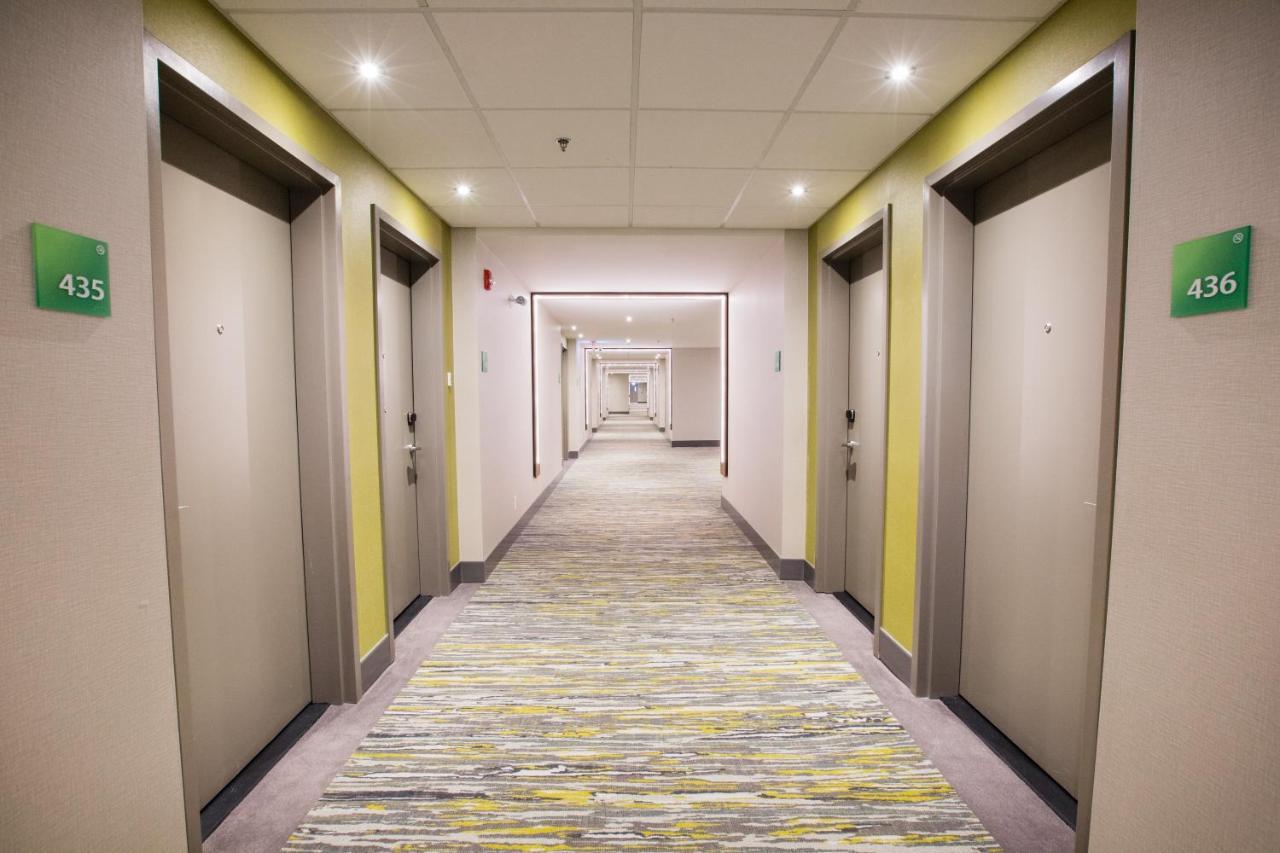 Holiday Inn Hotel & Suites Calgary South - Conference Ctr By Ihg Buitenkant foto