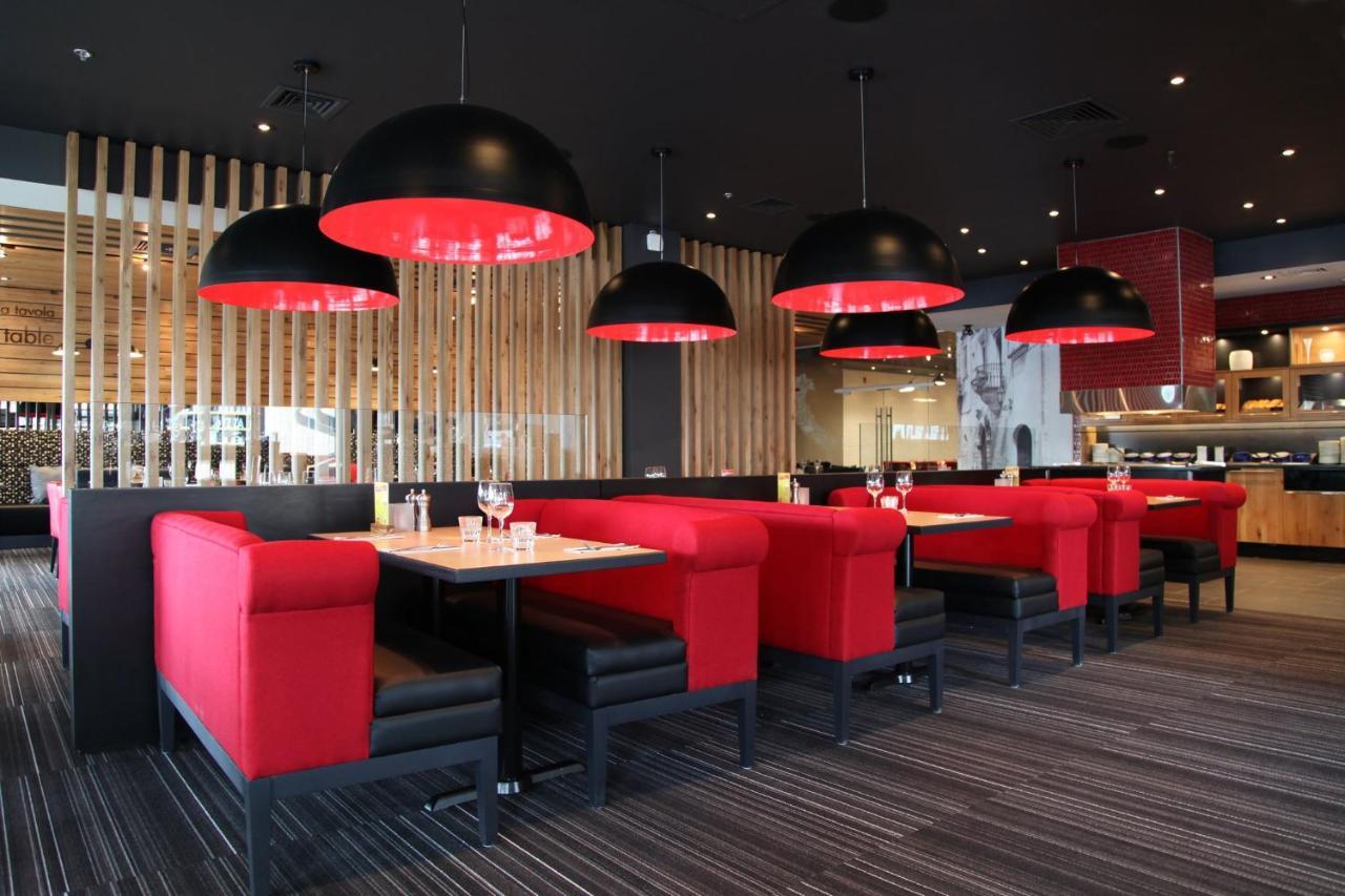 Holiday Inn Hotel & Suites Calgary South - Conference Ctr By Ihg Buitenkant foto