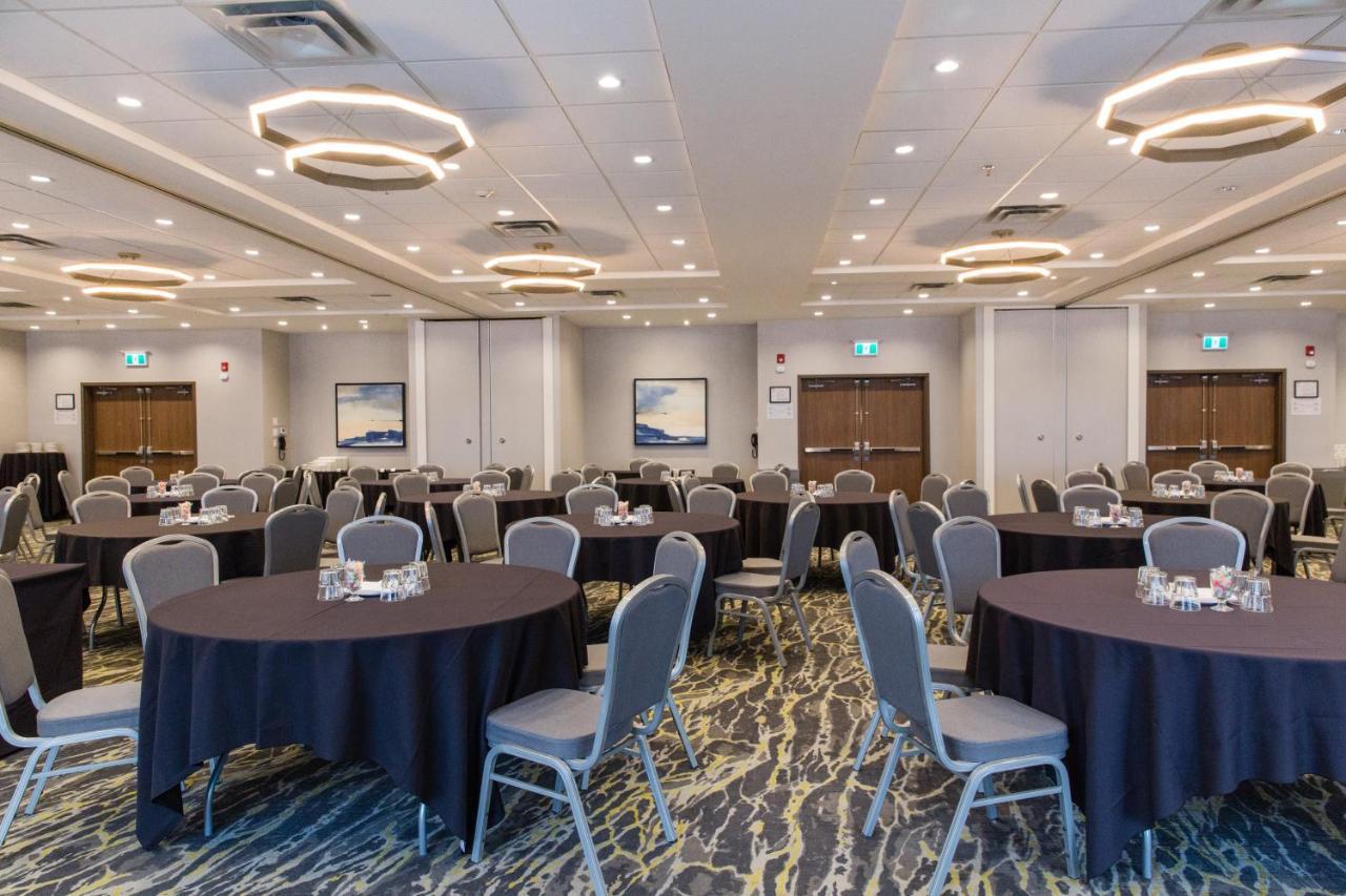 Holiday Inn Hotel & Suites Calgary South - Conference Ctr By Ihg Buitenkant foto