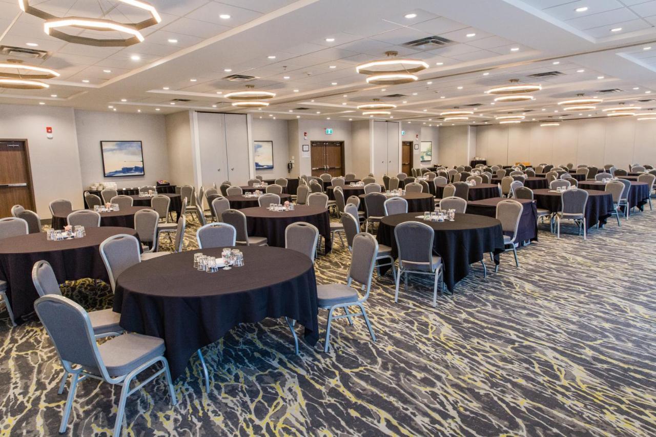 Holiday Inn Hotel & Suites Calgary South - Conference Ctr By Ihg Buitenkant foto