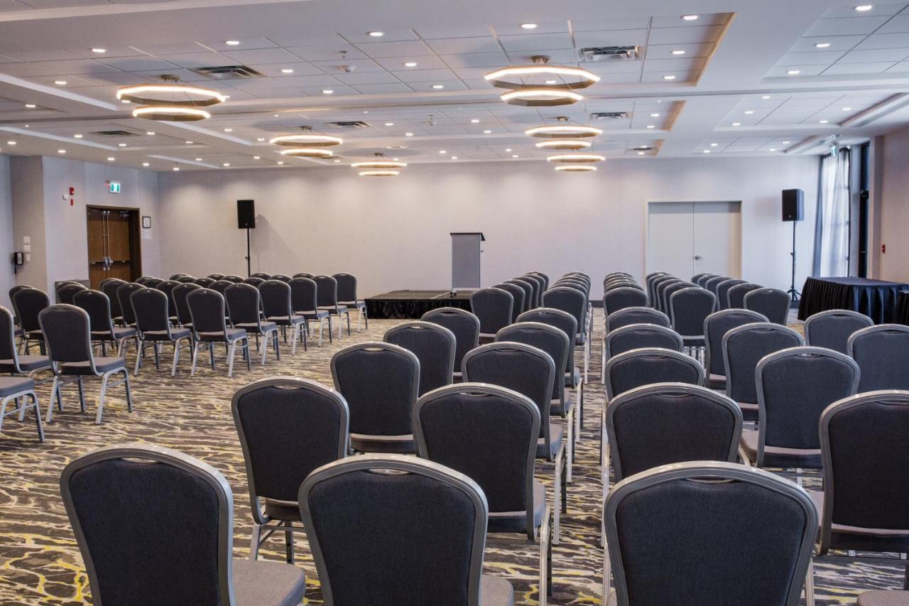 Holiday Inn Hotel & Suites Calgary South - Conference Ctr By Ihg Buitenkant foto