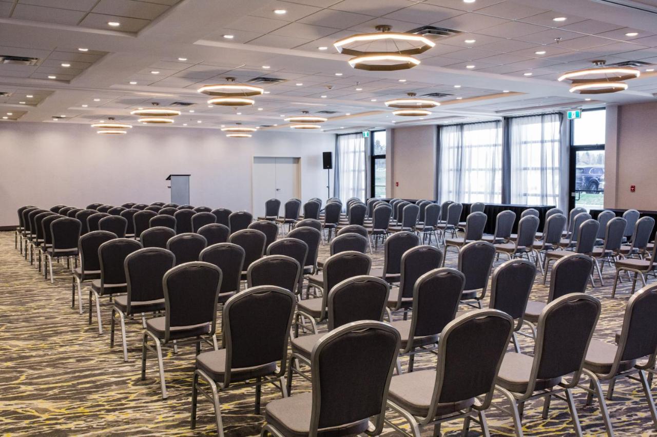 Holiday Inn Hotel & Suites Calgary South - Conference Ctr By Ihg Buitenkant foto