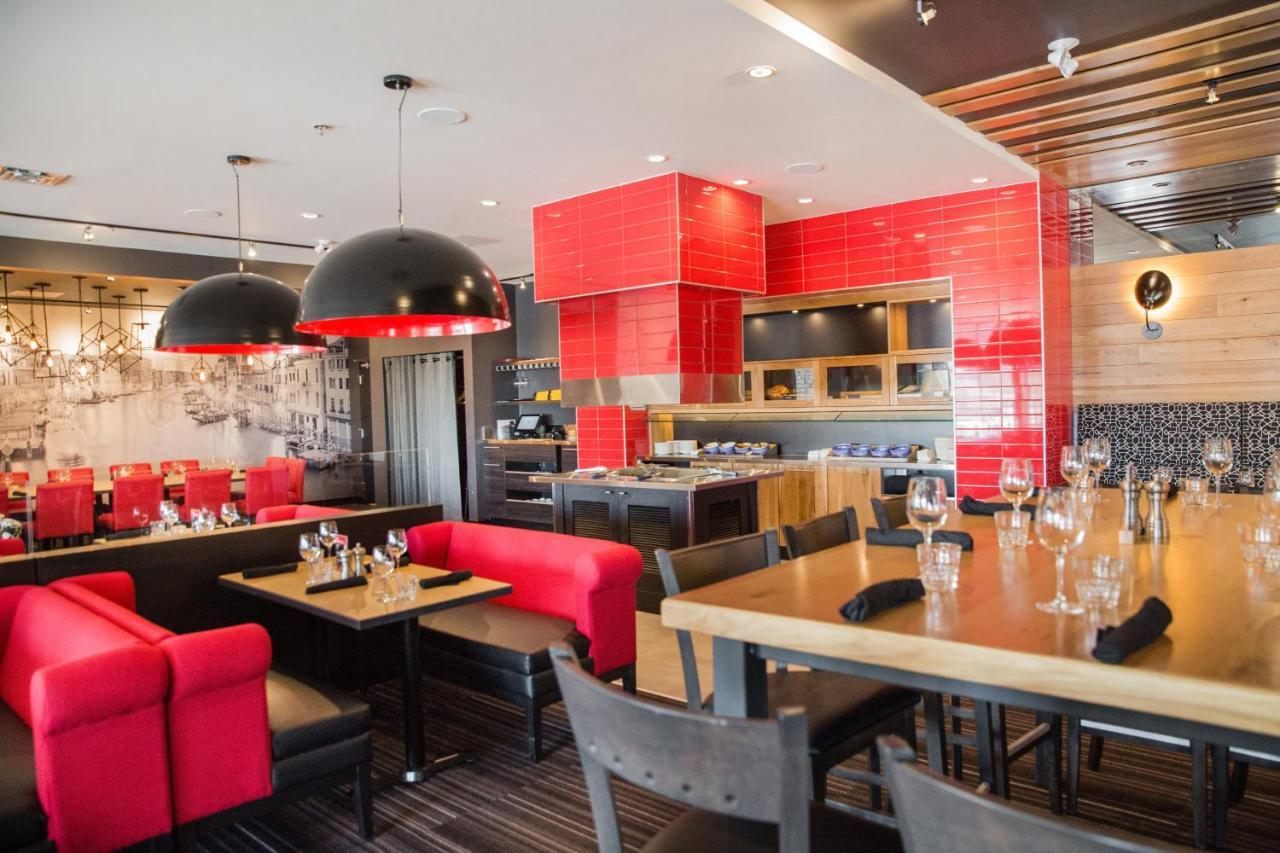 Holiday Inn Hotel & Suites Calgary South - Conference Ctr By Ihg Buitenkant foto